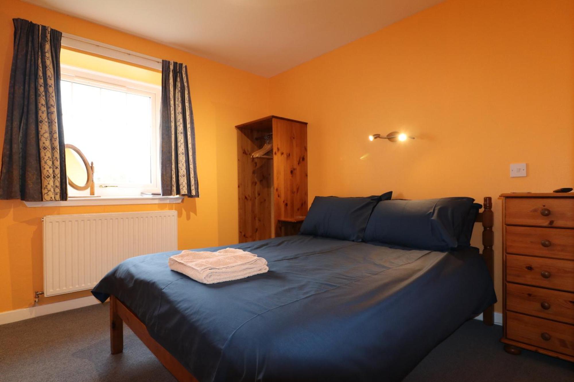 Blairmains Guest House Kirk of Shotts Room photo